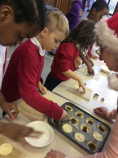 Making our own mince pies!